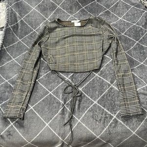 Crop top shirt with full sleeves and backless